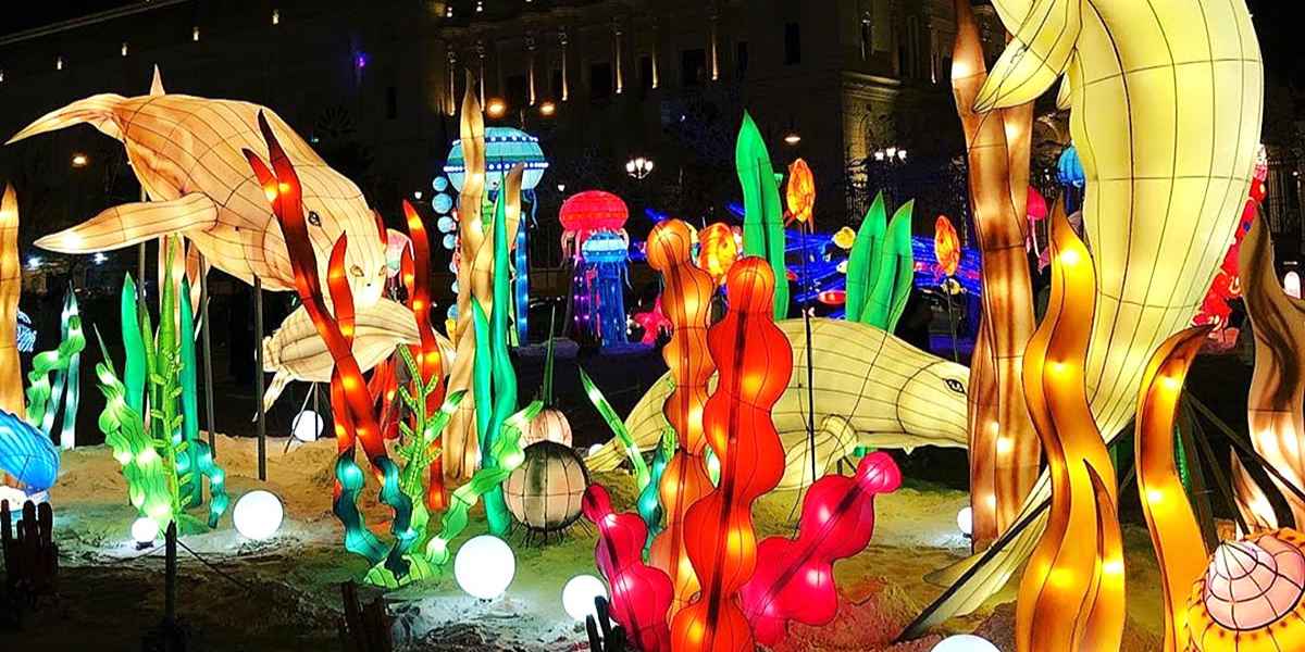 Glowing artificial fish tank theme