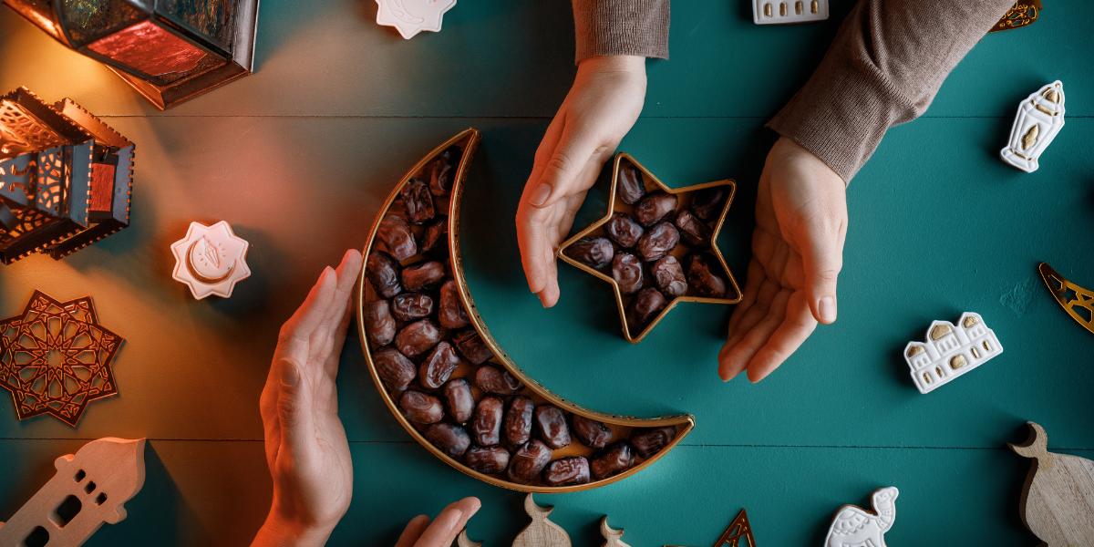 Star and moon shape, dates inside the shape box